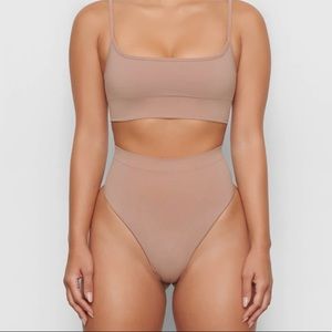 SKIMS Sculpting Mid Waist Thong